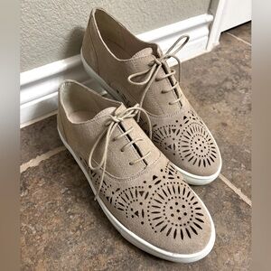 Naughty Monkey Suede Oxford Shoe, Size 8.5